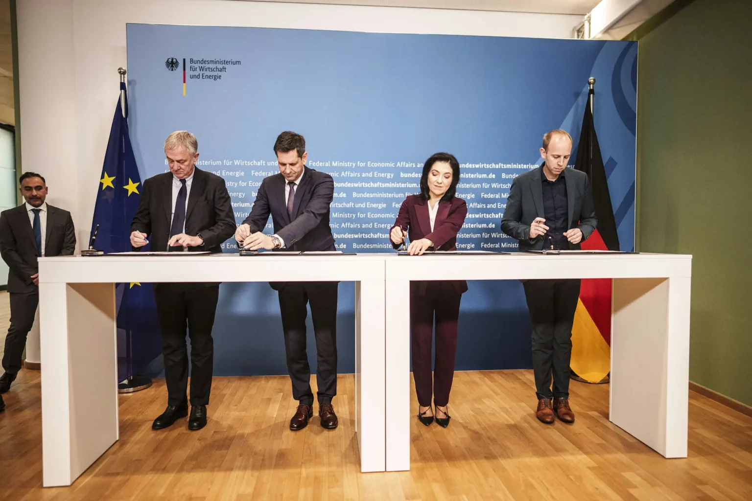 Ship Deal with Meyer Werft