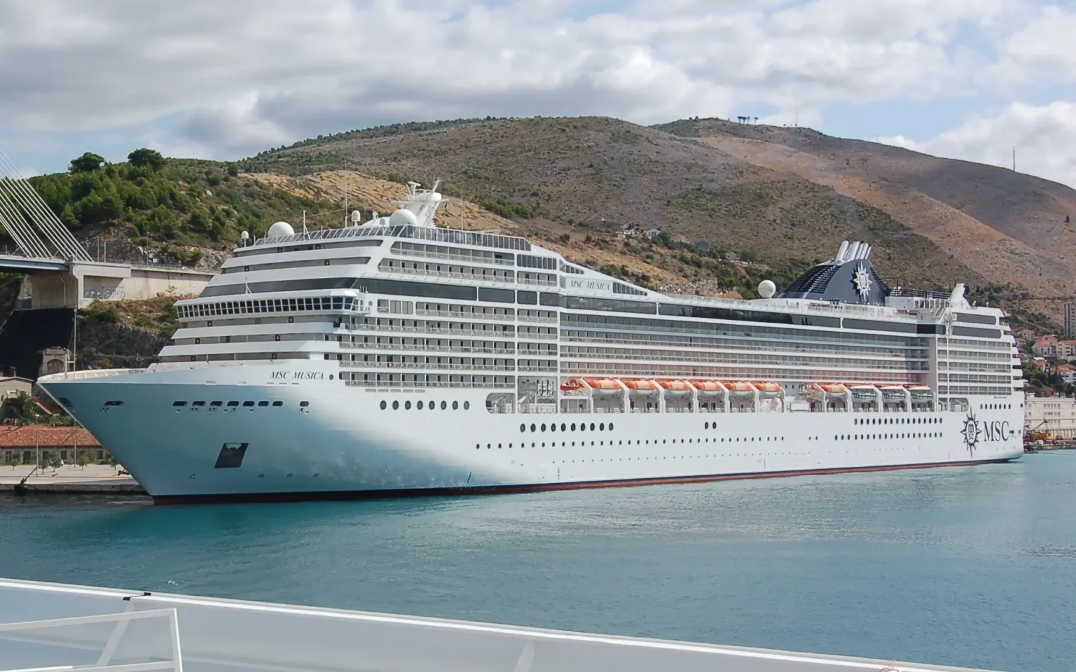 MSC Musica in Port