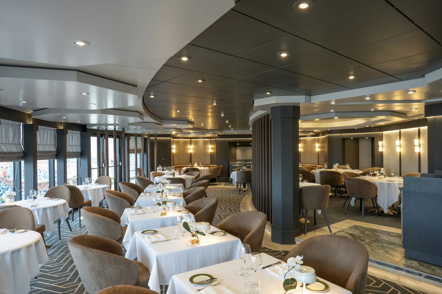 Fantasia Class Yacht Club Restaurant Updates