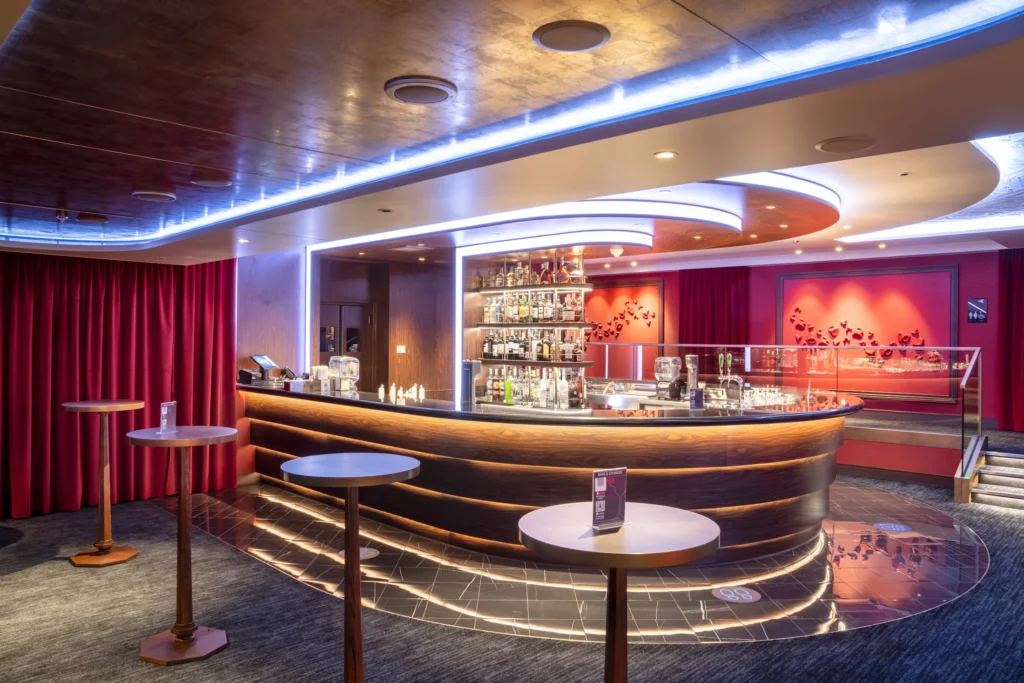 MSC Seashore Le Cabaret Rouge Bar